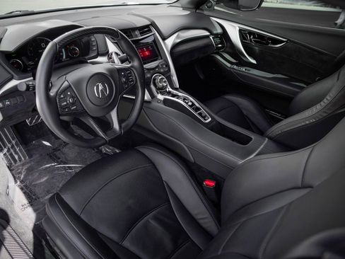 Used 2017 Acura NSX image 2