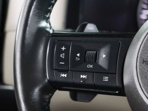 Used 2023 Nissan Pathfinder SL FWD image 13