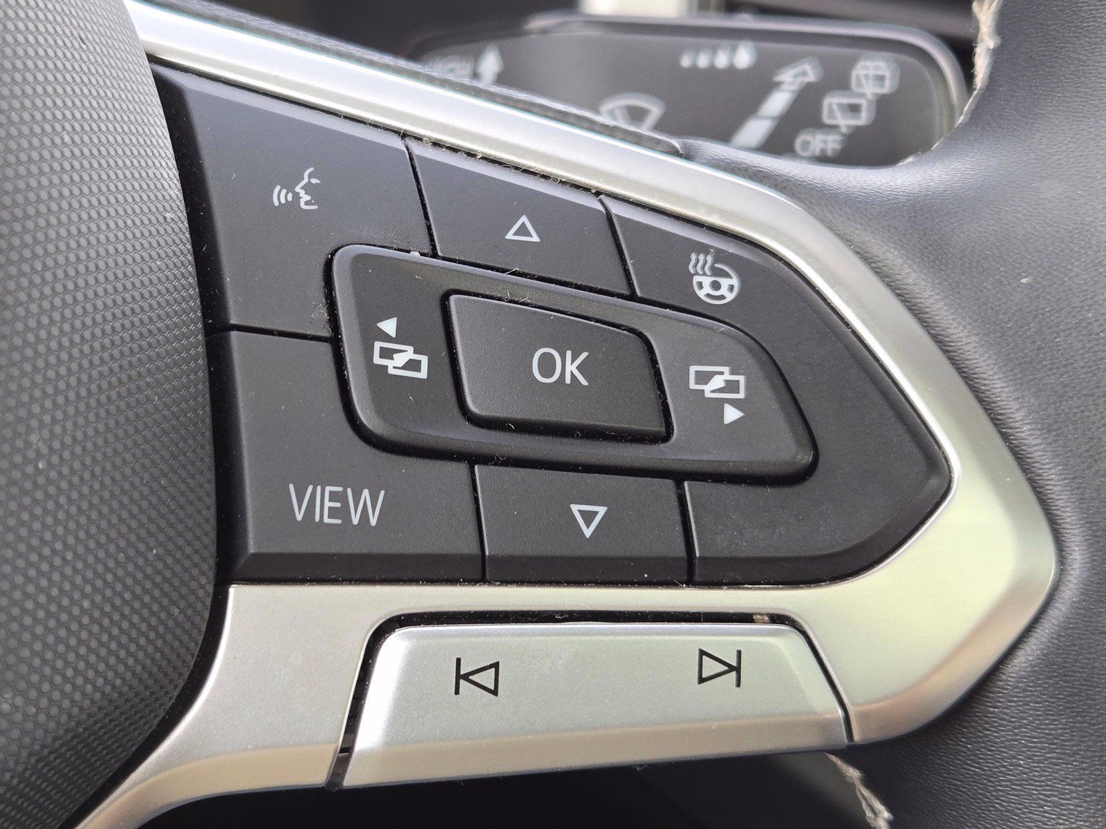 Used 2023 Volkswagen Atlas SEL AWD/4WD image 23