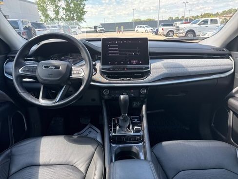 Used 2022 Jeep Compass Latitude image 18