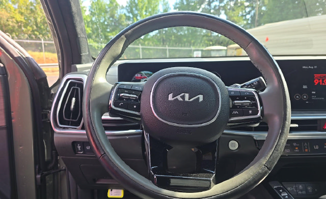 Used 2024 Kia Sorento SX Prestige w/ Sage Leather Package AWD/4WD image 7