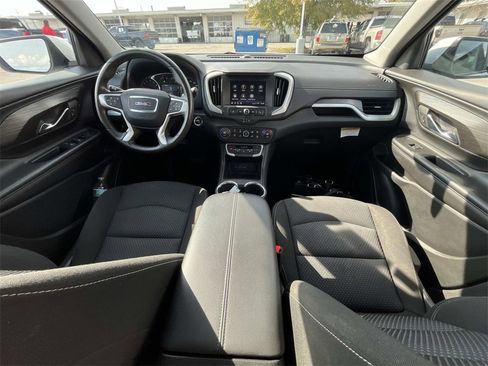 Used 2023 GMC Terrain SLE w/ Driver Convenience Package image 18