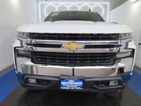 Used 2020 Chevrolet Silverado 1500 LT w/ Trailering Package image 3