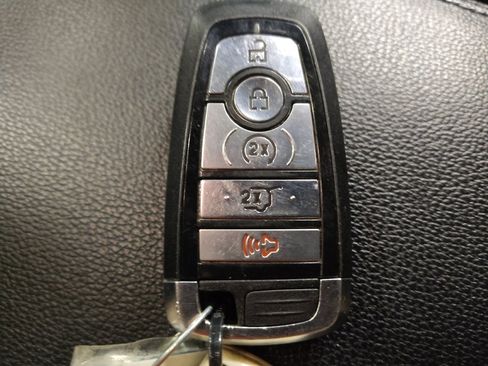 Used 2019 Ford Explorer Limited w/ Ford Safe & Smart Package FWD image 32