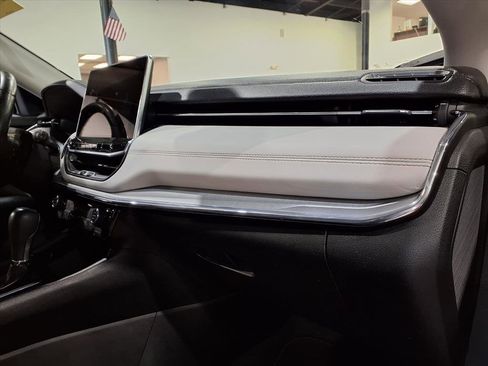 Used 2022 Jeep Compass Limited w/ Sun and Sound Group image 27