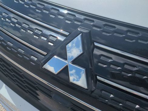 Used 2024 Mitsubishi Outlander SE Black Edition AWD/4WD image 13