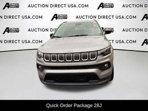 Used 2022 Jeep Compass Latitude image 2