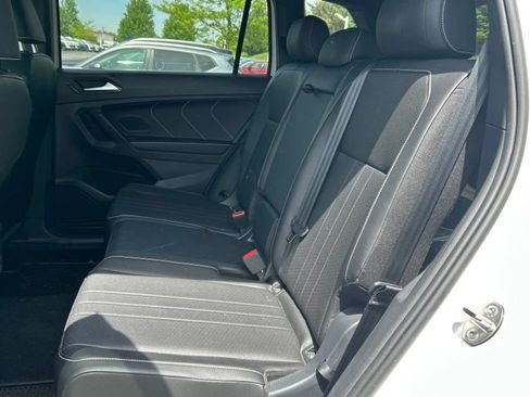 Used 2023 Volkswagen Tiguan SE R-Line AWD/4WD image 8