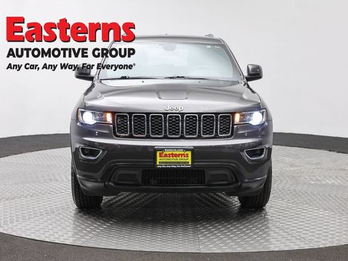 Used 2020 Jeep Grand Cherokee Laredo AWD/4WD image 2