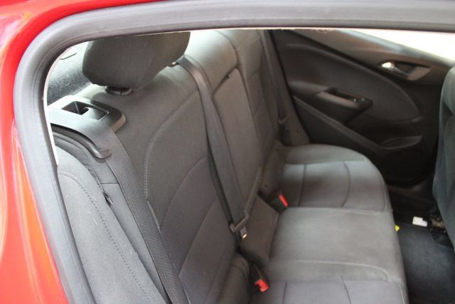 Used 2018 Chevrolet Cruze LT w/ LT Convenience Package FWD image 9