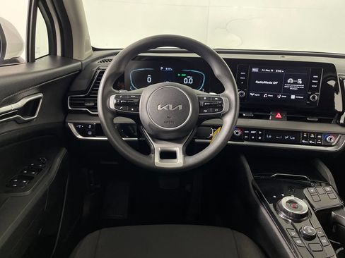 Used 2023 Kia Sportage LX AWD/4WD image 16