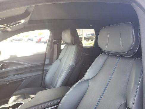 Certified 2024 Cadillac Lyriq Luxury RWD image 21