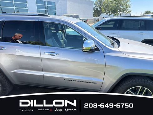 Used 2018 Jeep Grand Cherokee Limited AWD/4WD image 5