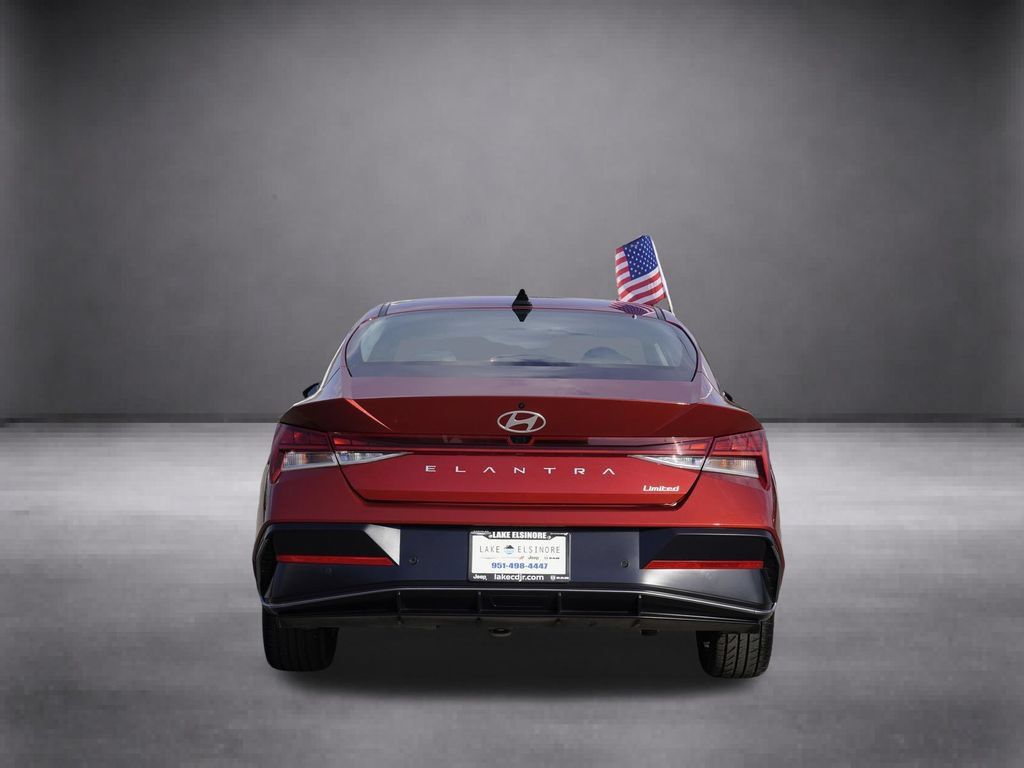 Used 2024 Hyundai Elantra Limited FWD image 6