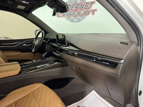 Used 2021 Cadillac Escalade Sport AWD/4WD image 12