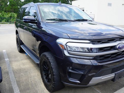 Used 2022 Ford Expedition XLT RWD image 3