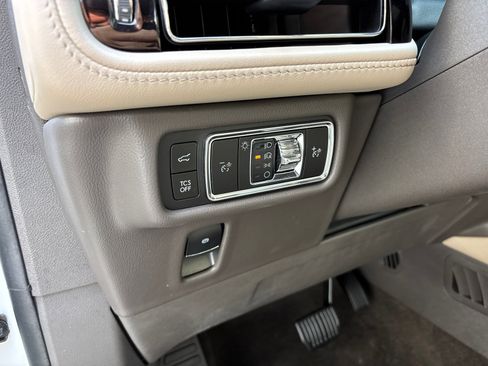 Certified 2023 Lincoln Nautilus Reserve w/ Equipment Group 201A image 14