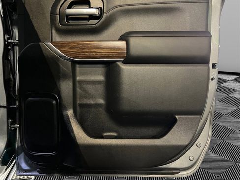 Used 2020 Chevrolet Silverado 1500 High Country image 16