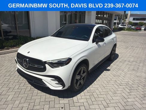 Used 2024 Mercedes-Benz GLC 300 4MATIC image 1