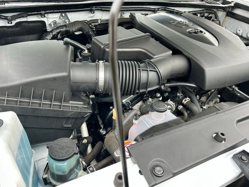 Certified 2022 Toyota Tacoma SR5 image 27