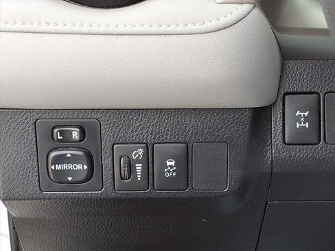 Used 2014 Toyota RAV4 XLE image 20