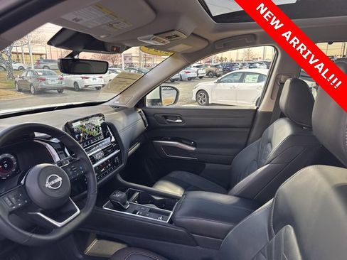 Certified 2024 Nissan Pathfinder Platinum w/ Cargo Package image 7