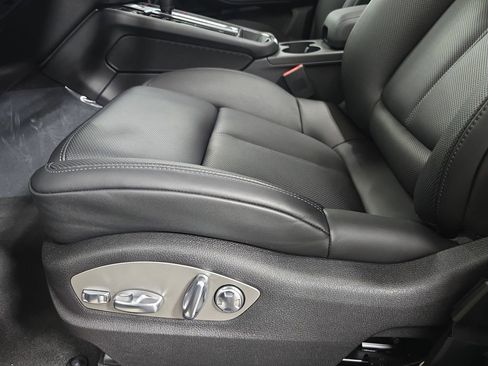 New 2026 Porsche Macan image 23