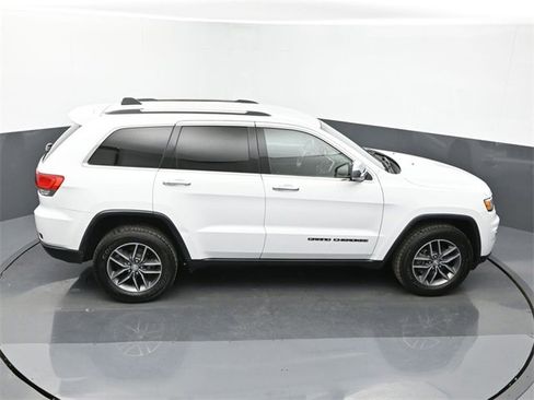 Used 2017 Jeep Grand Cherokee Limited image 18