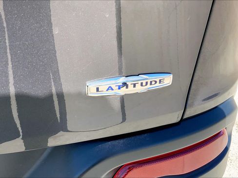 Used 2015 Jeep Cherokee Latitude FWD image 10