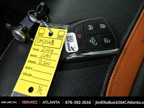 Used 2024 GMC Sierra 2500 AT4 w/ Technology Package image 32