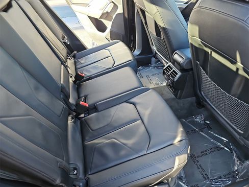 Used 2022 Audi Q3 2.0T Premium Plus w/ Premium Plus Package image 11