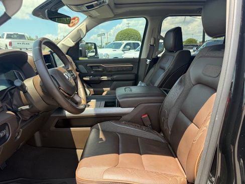 Used 2025 RAM 1500 Limited AWD/4WD image 15