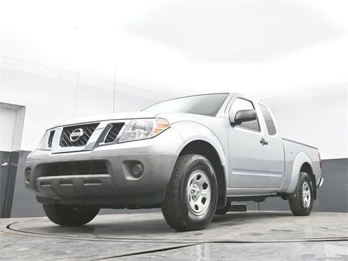 Used 2019 Nissan Frontier S image 40