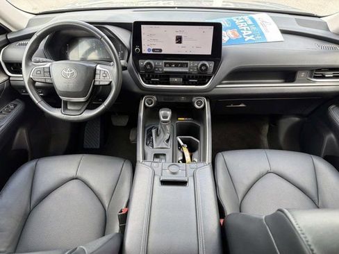 Certified 2025 Toyota Grand Highlander FWD image 23