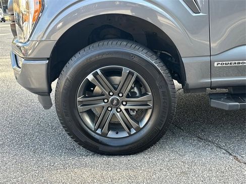 Certified 2021 Ford F150 XLT w/ Equipment Group 302A High image 11