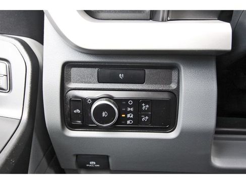Used 2023 Ford F250 XL w/ 360-Degree Camera Package AWD/4WD image 16