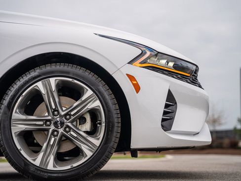 Used 2023 Kia K5 EX image 11