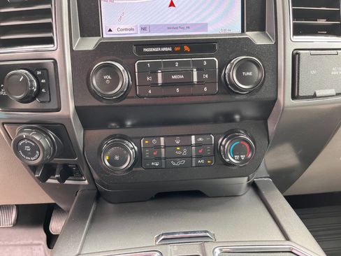 Used 2019 Ford F150 XLT w/ Equipment Group 302A Luxury AWD/4WD image 25