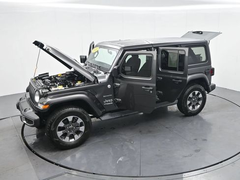 Used 2021 Jeep Wrangler Unlimited Sahara AWD/4WD image 32