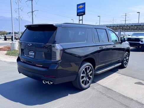 New 2026 Chevrolet Suburban RST w/ RST Capability Package AWD/4WD image 8
