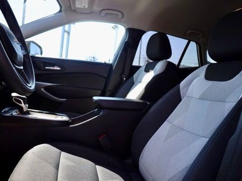 Certified 2025 Chevrolet Trax LS image 17