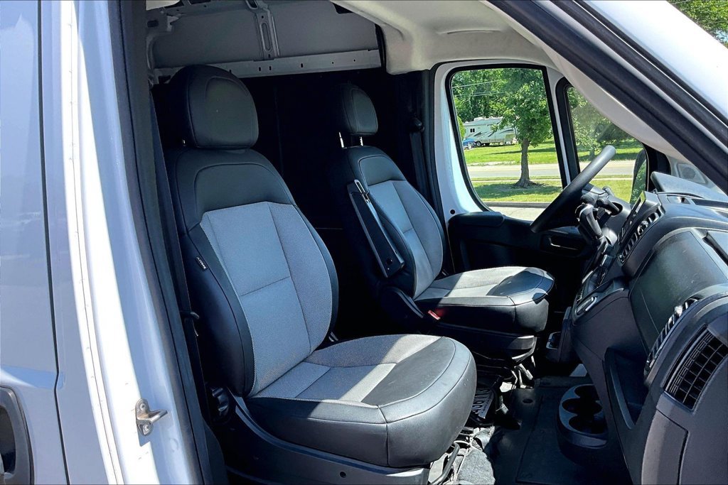 Used 2025 RAM ProMaster 2500 w/ Convenience Group FWD image 7