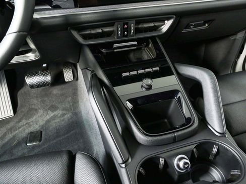 New 2026 Porsche Cayenne AWD/4WD image 18