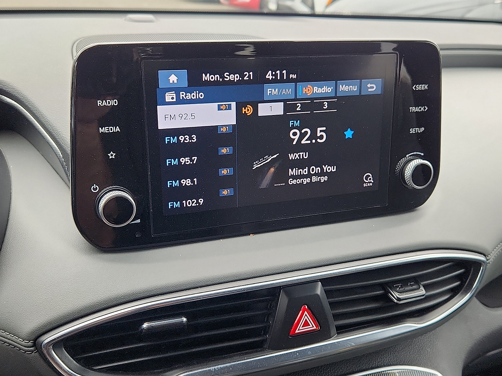 Certified 2023 Hyundai Santa Fe SE AWD/4WD image 18