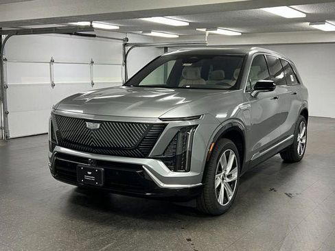 New 2026 Cadillac Vistiq Luxury w/ LPO, Floor Liner Package image 1