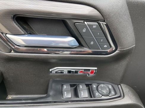 Used 2022 GMC Sierra 1500 AT4 w/ AT4 Premium Package AWD/4WD image 16