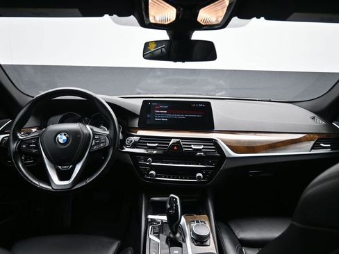 Used 2018 BMW 530i xDrive AWD/4WD image 38