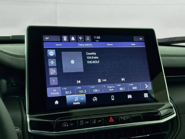 Used 2025 Jeep Compass Trailhawk AWD/4WD image 14