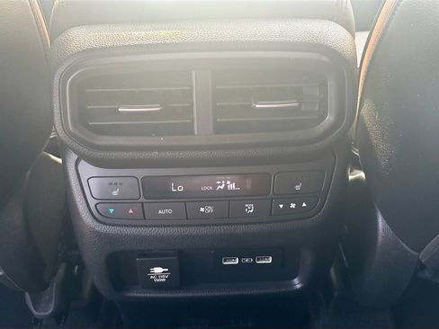 Used 2023 Honda Pilot Elite image 26