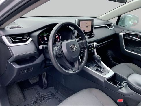 Used 2024 Toyota RAV4 XLE FWD image 17